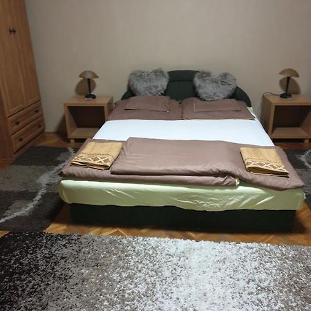 Izisz เดเบรตเซน ภายนอก รูปภาพ